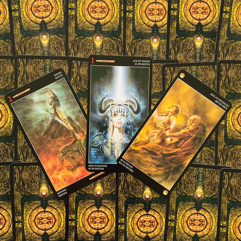 Royo Dark Tarot Deck Cards Esoteric Fortune Telling Lo Scarabeo NEW