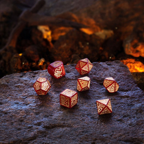 Dwarven Dice Set Jewels Shimmering Red With Gold Engravings Q-Workshop RDWA09