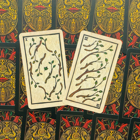 Tarot del Toro cards and guidebook Insight Editions