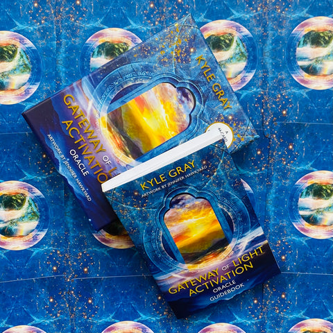 Gateway of Light Oracle Deck – Ethereal Portals & Guidebook