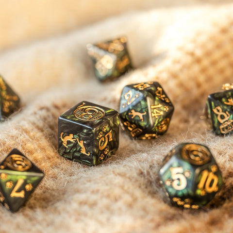 Cats Dice Set: Pixel Rpg Dice Polyhedrons Bottle Green Gold Q-Workshop Scat06
