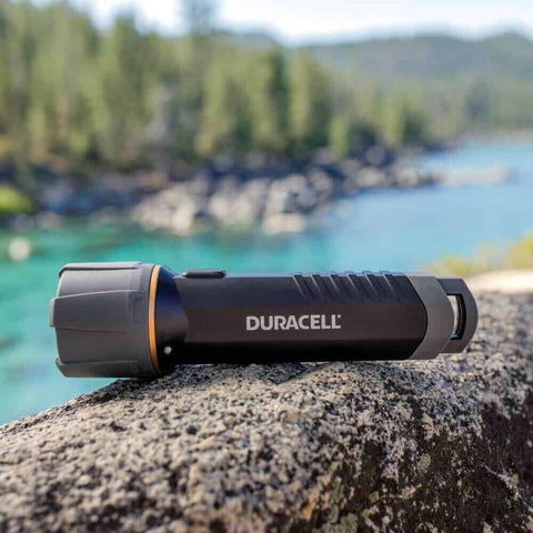 Duracell Floating Led Flashlight Auto-On 200 Lumens + 3 Aa Batteries Included