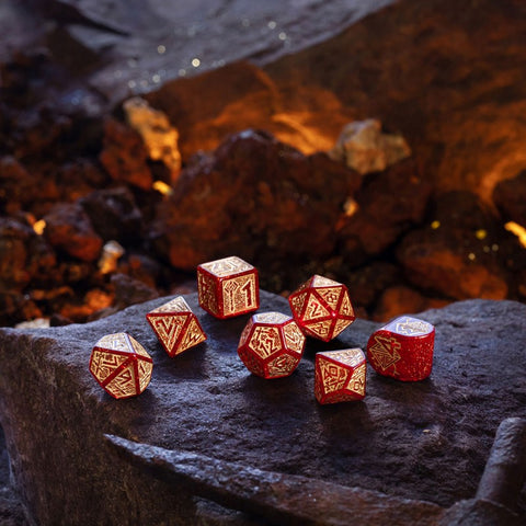Dwarven Dice Set Jewels Shimmering Red With Gold Engravings Q-Workshop RDWA09
