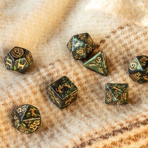 Cats Dice Set: Pixel Rpg Dice Polyhedrons Bottle Green Gold Q-Workshop Scat06