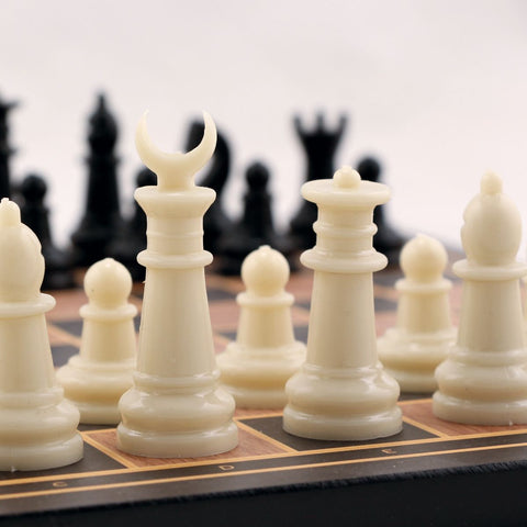 College Chess Set Wood Board And Plastic Chessman Original Star 1050361