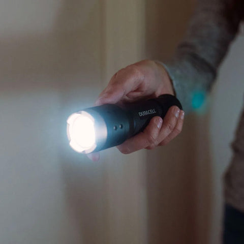 Duracell Aluminum Focusing Led Flashlight 350 Lumens + 3 Aaa Batteries Included