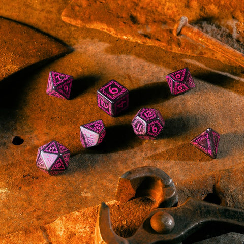 Q-Workshop Runic RPG Dice Set 7pc Shimmering Black & Magenta