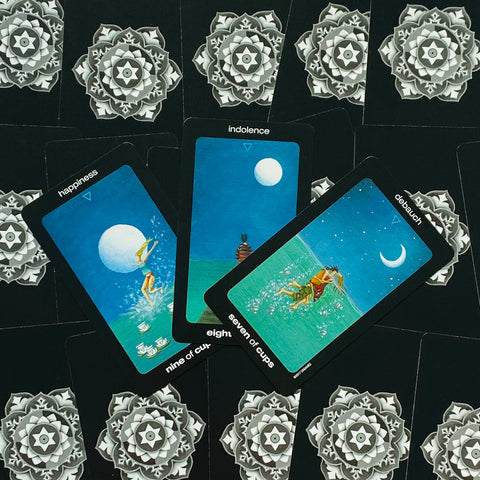 Sun and Moon Tarot Deck in a Tin by Vanessa Decort 78 Cards US Games