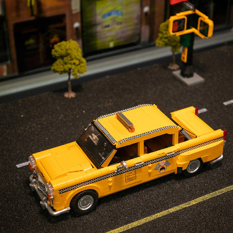 New York Yellow Taxi Cab Construction Set Model Kit Blocks City Car Toy