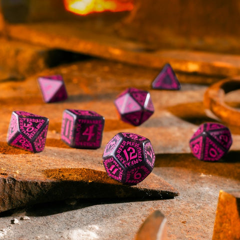 Q-Workshop Runic RPG Dice Set 7pc Shimmering Black & Magenta