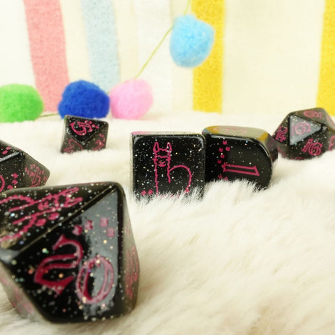 Q-Workshop Spitty Llama 7-Dice RPG Set Shimmer Black Magenta Glitter