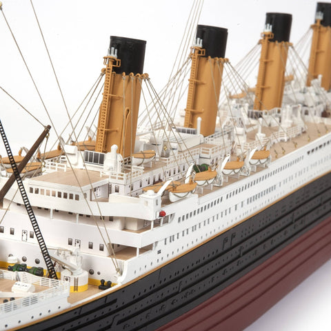 OCCRE Titanic 1:300 Scale Historic Ocean Liner Ship Model Kit 896mm